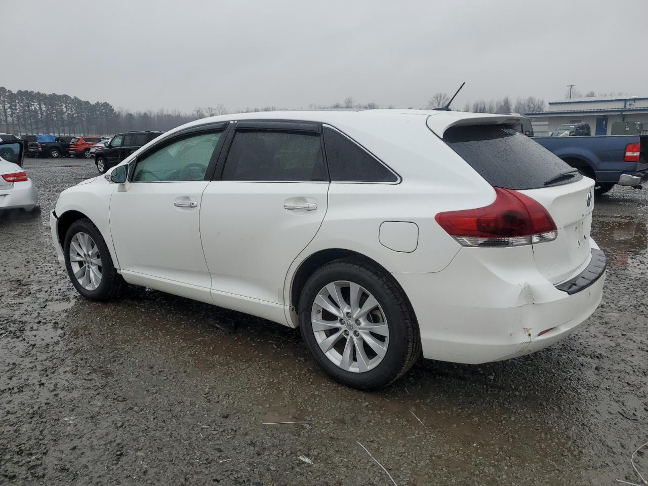2013 Toyota Venza - Image 2