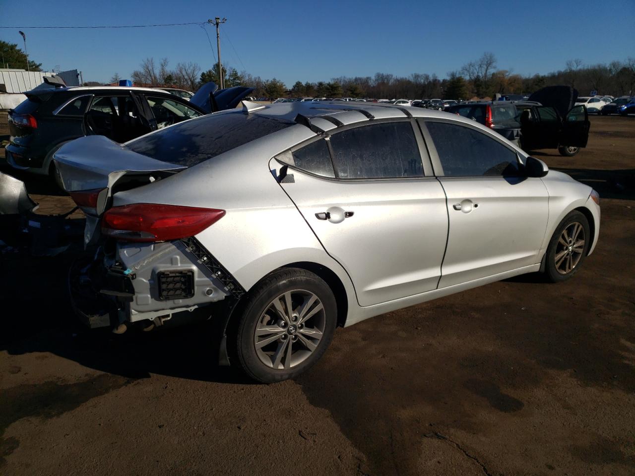 2018 Hyundai Elantra - Image 3