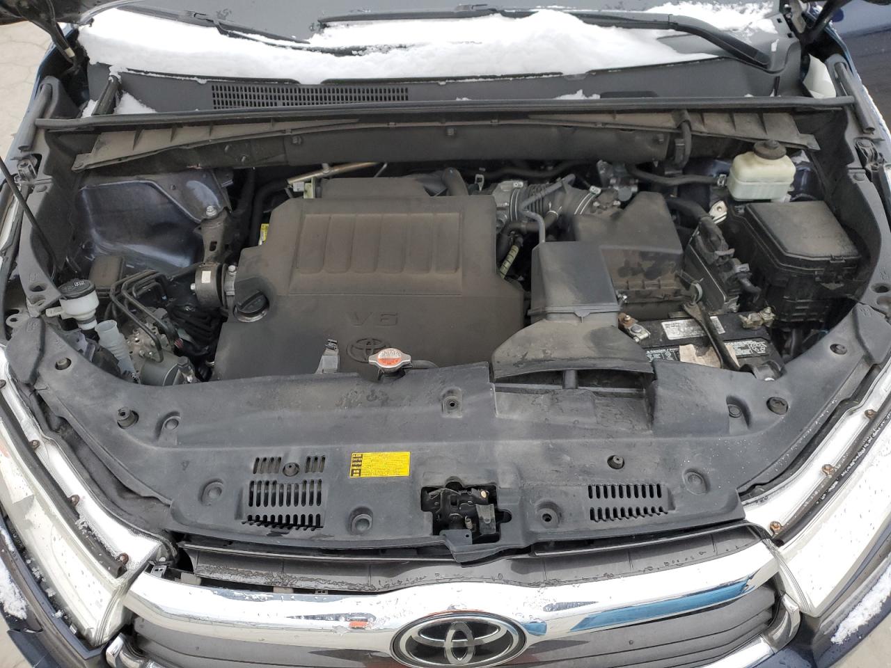 2016 Toyota Highlander - Image 12