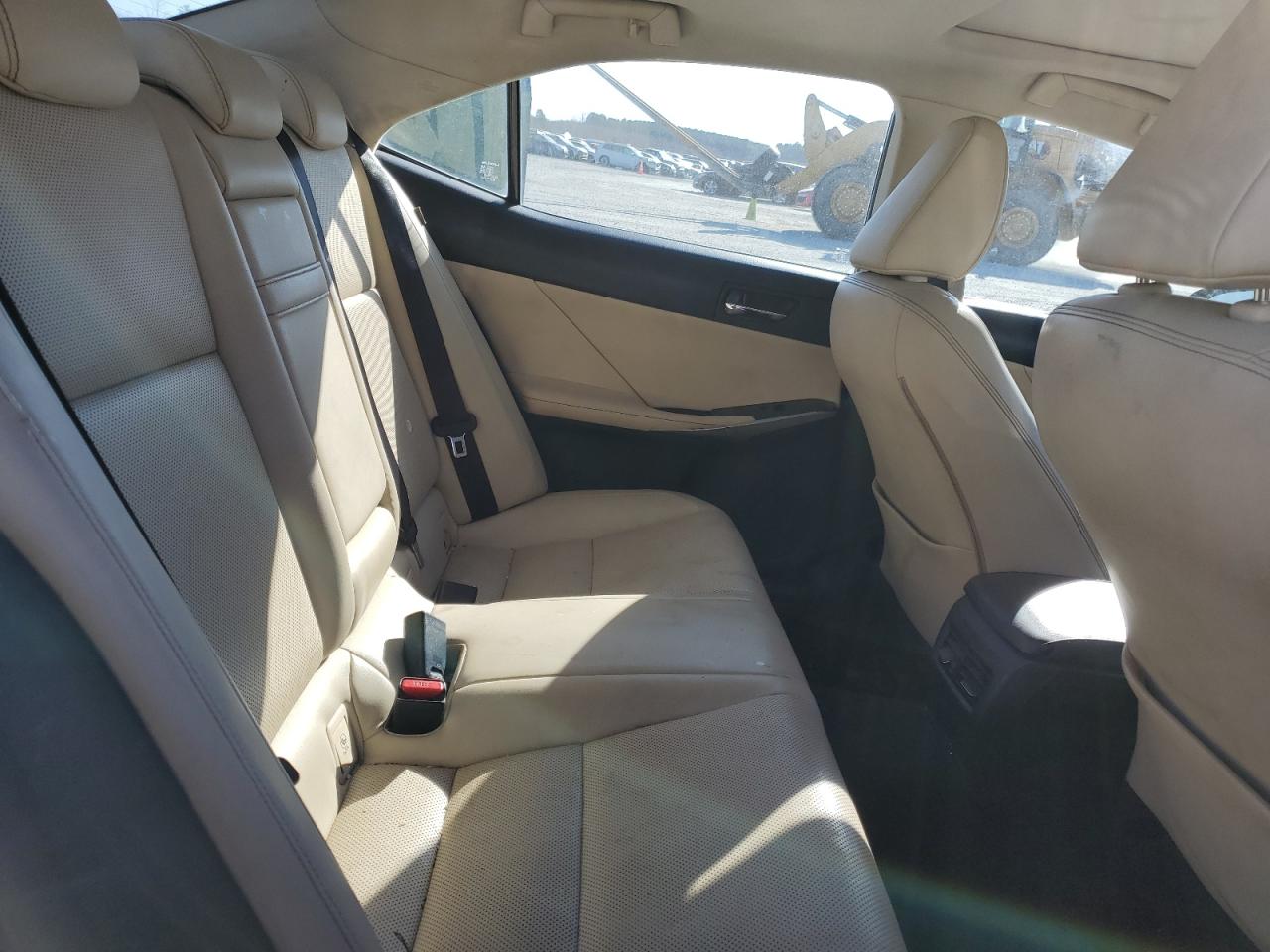 2015 Lexus IS - Image 10
