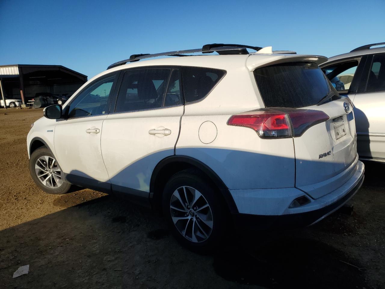 2018 Toyota RAV 4 - Image 2
