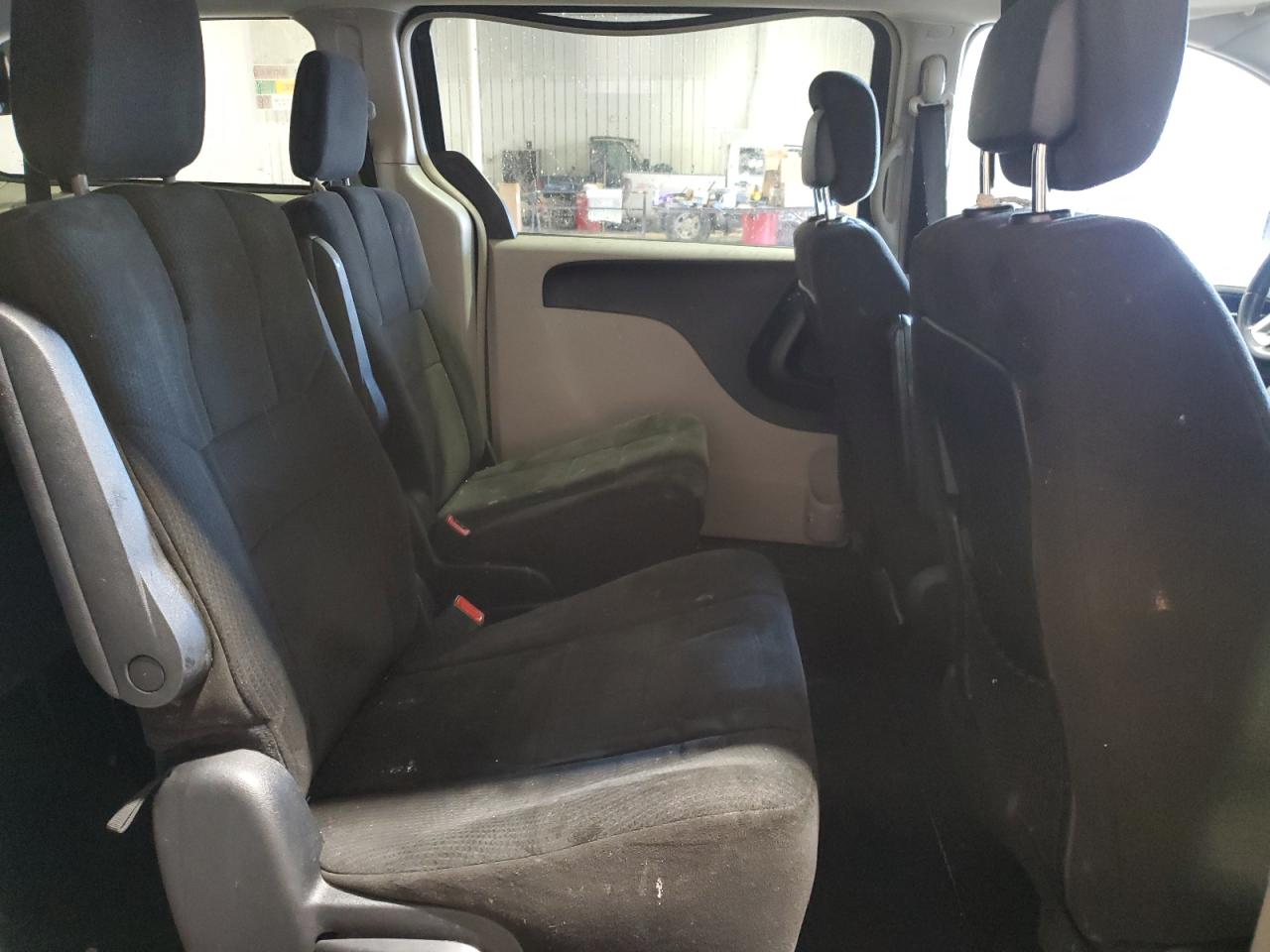 2012 Dodge Caravan - Image 11
