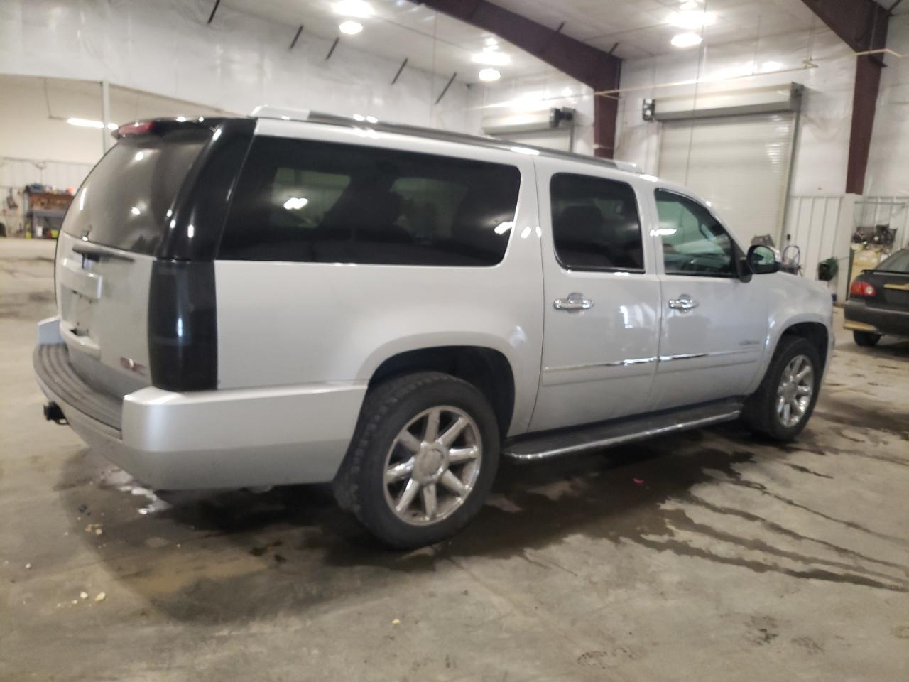 2013 GMC Yukon - Image 3