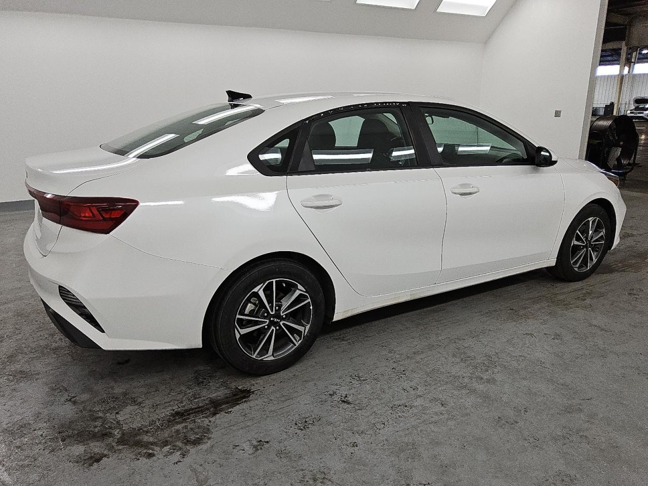 2023 Kia Forte - Image 3