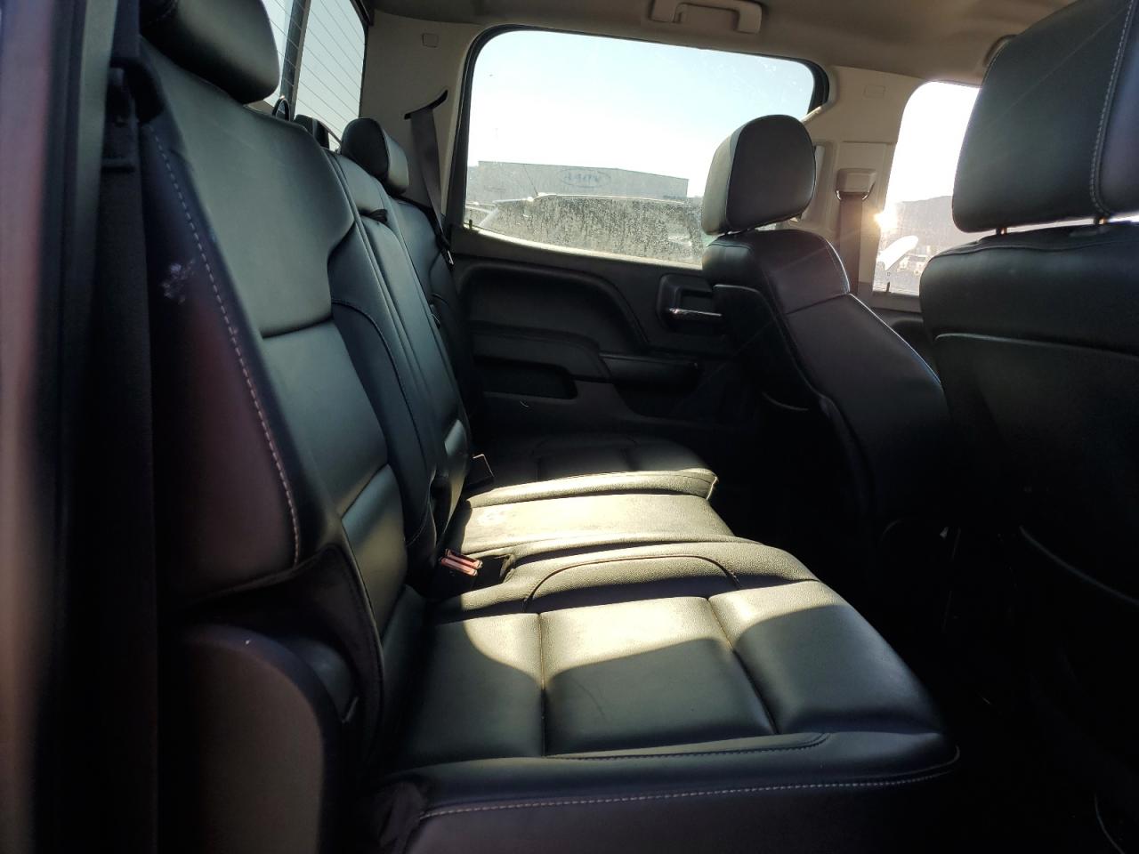 2015 Chevrolet Silverado - Image 11