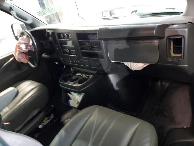  GMC SAVANA 2022 Biały