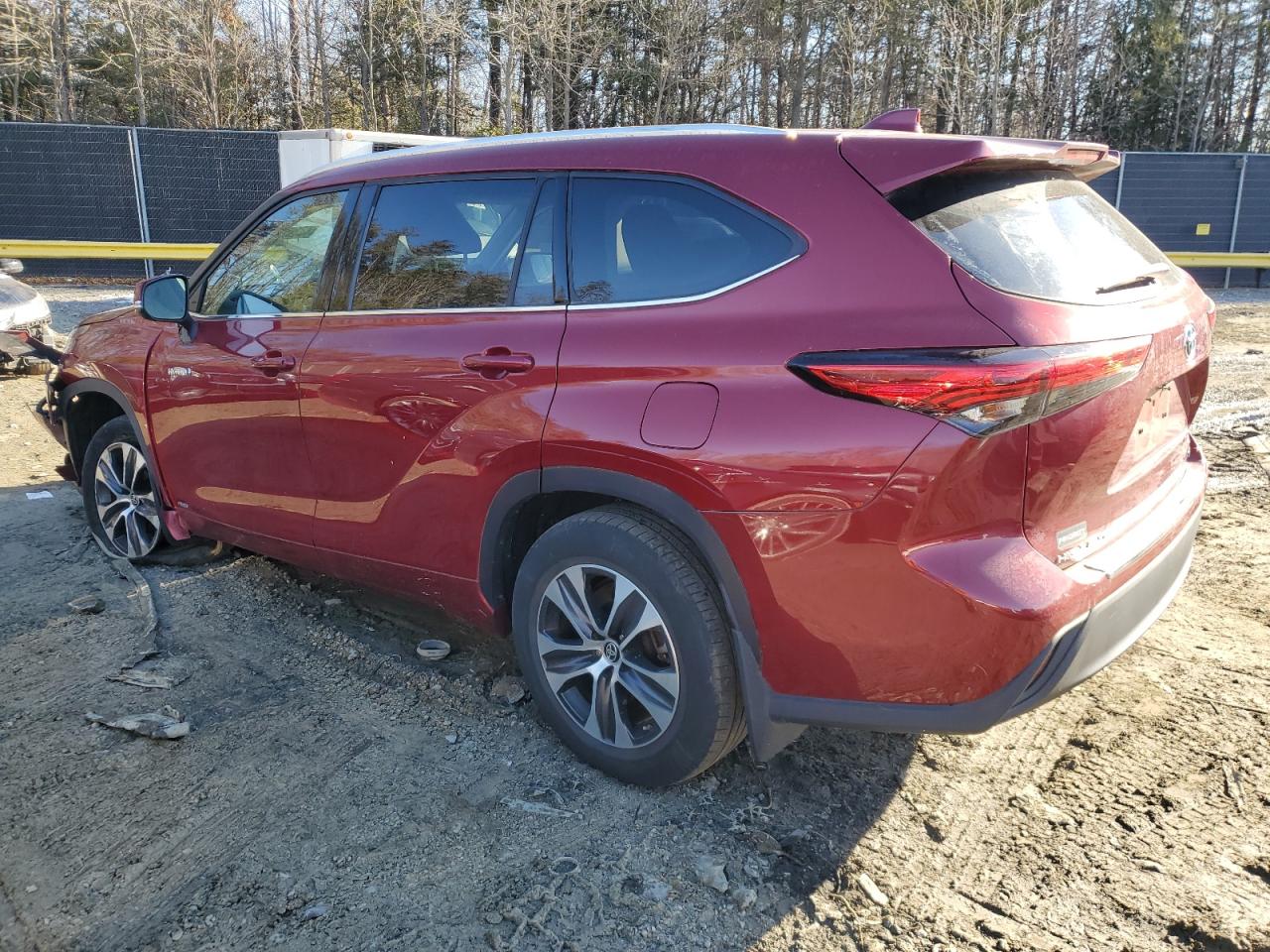 2020 Toyota Highlander - Image 2