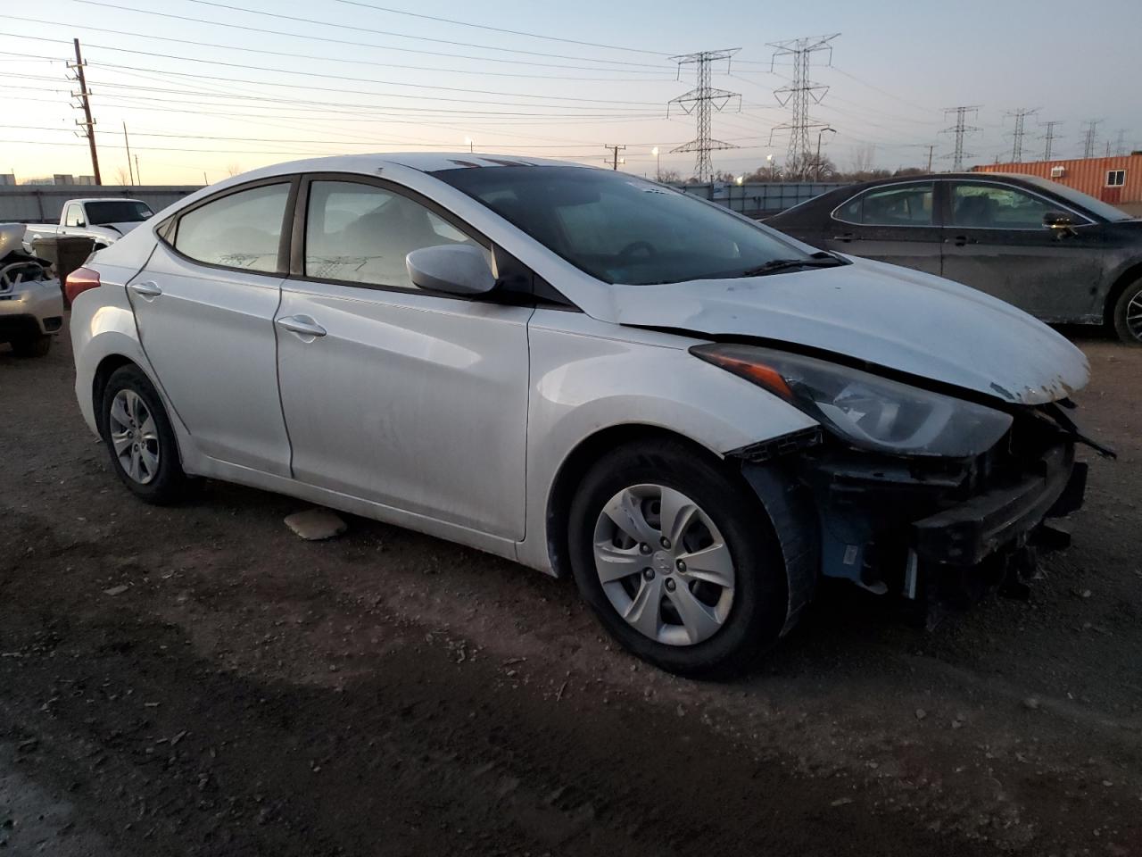 2016 Hyundai Elantra - Image 4