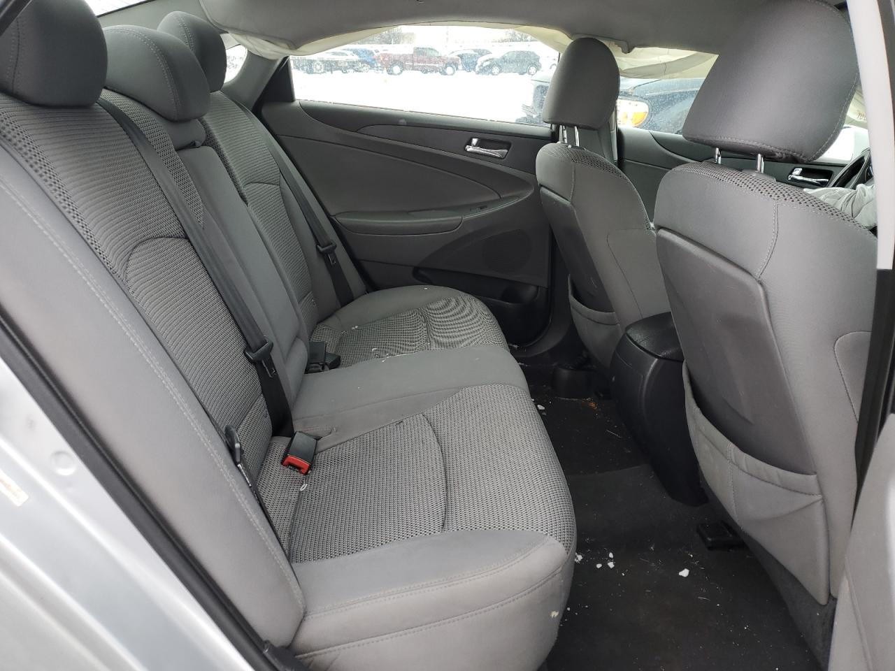 2011 Hyundai Sonata - Image 11