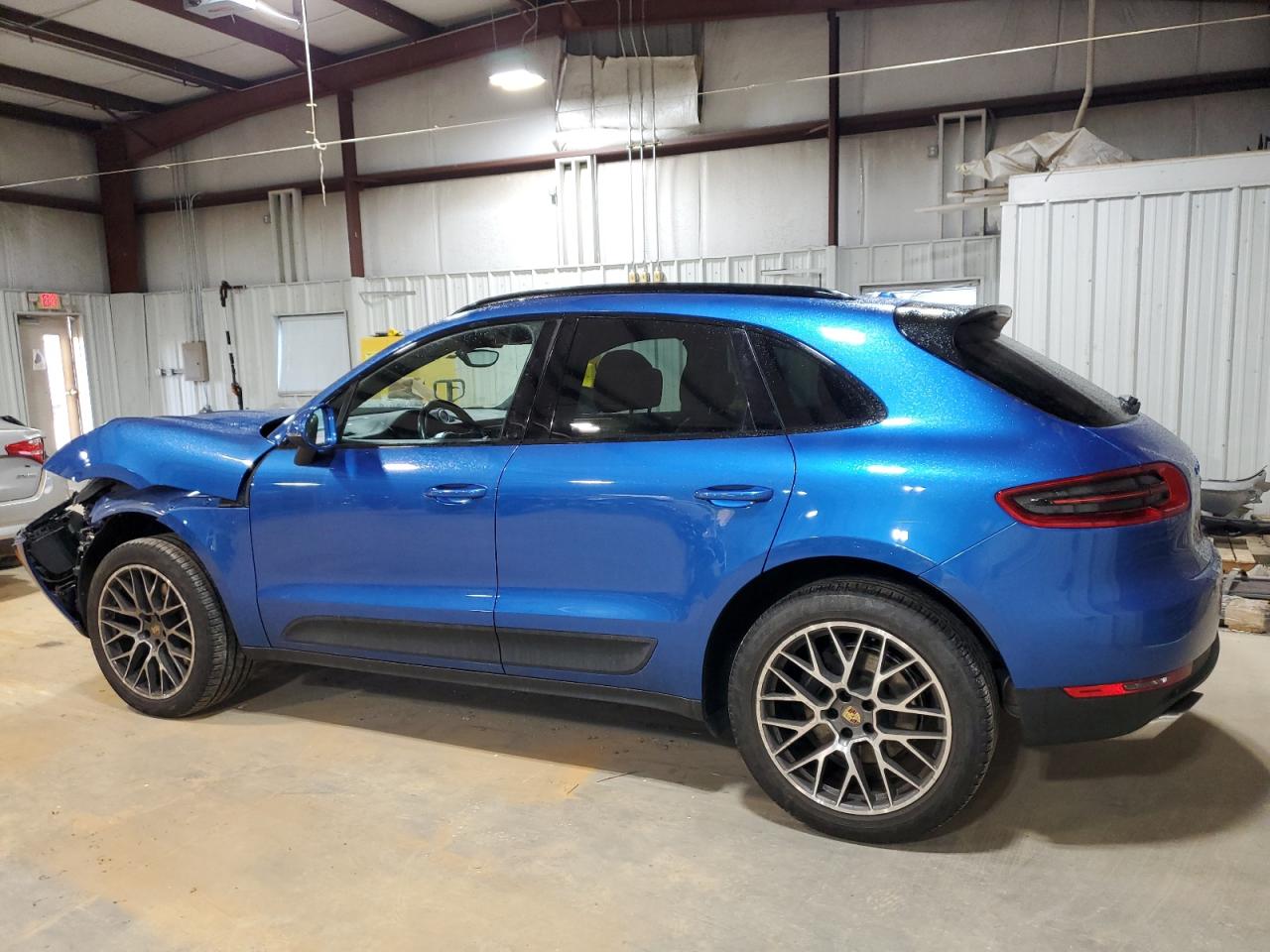 2017 Porsche Macan - Image 2