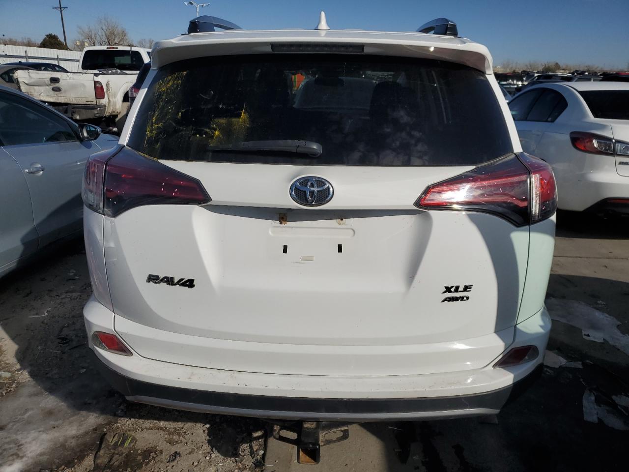 2018 Toyota RAV 4 - Image 6