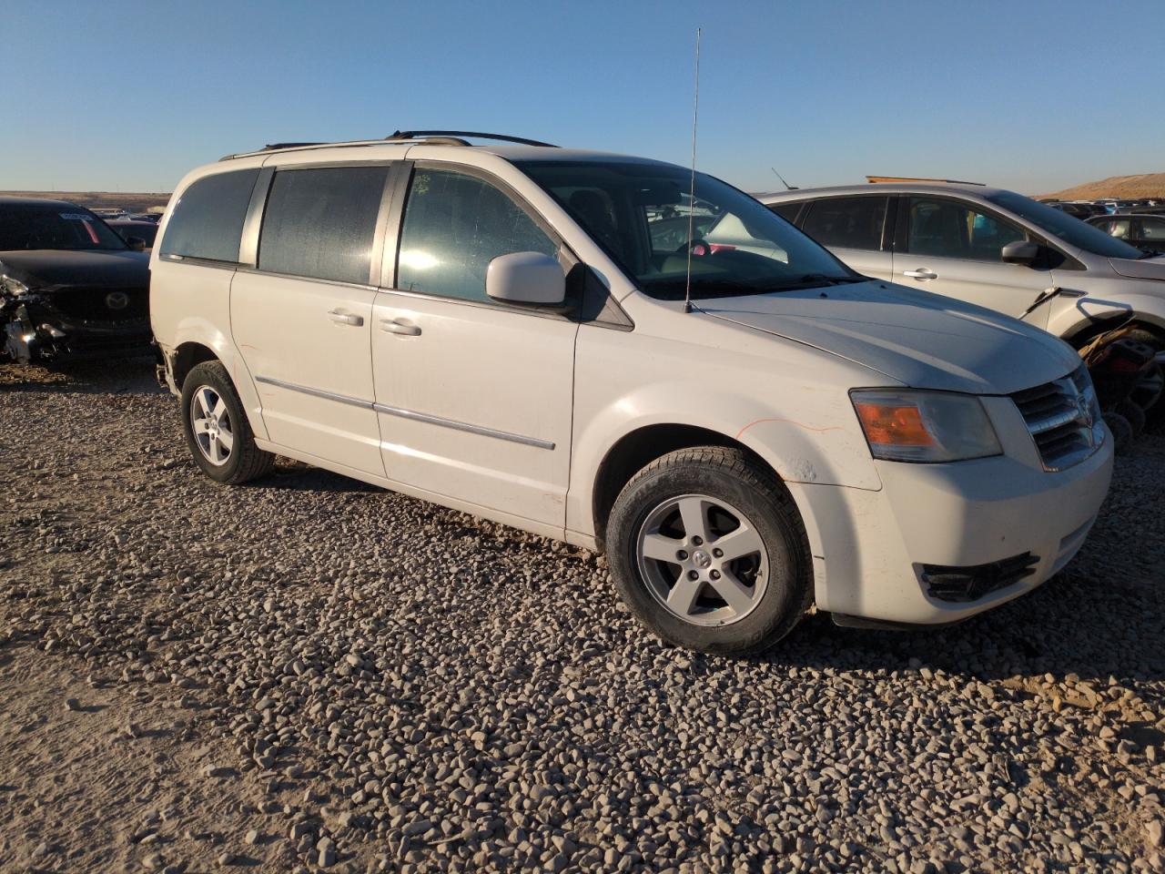 2010 Dodge Caravan - Image 4