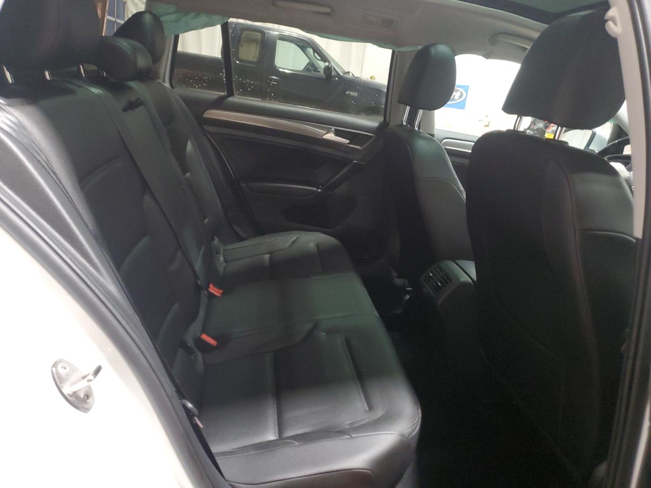 2018 Volkswagen Golf - Image 11