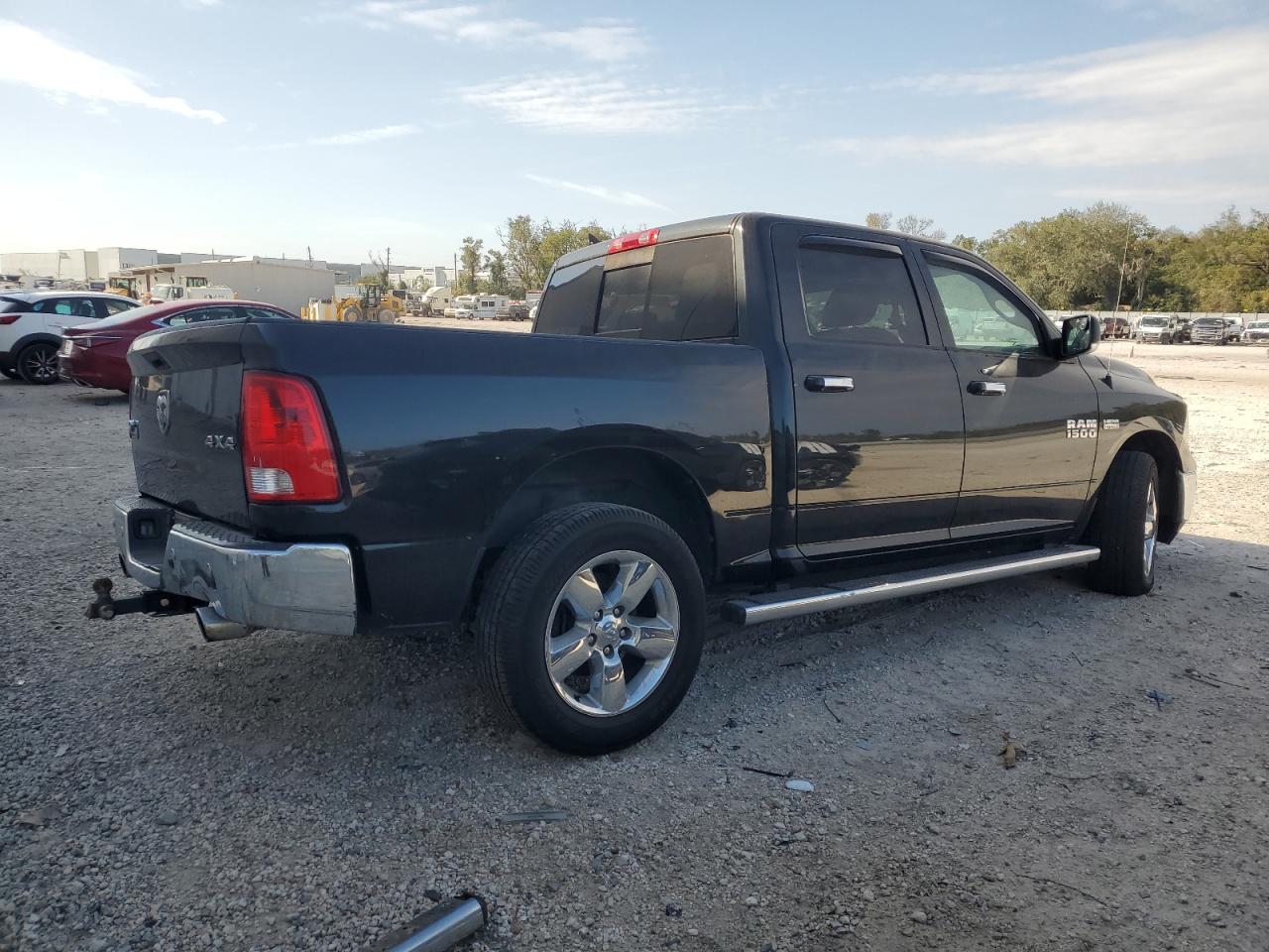 2017 RAM 1500 - Image 3