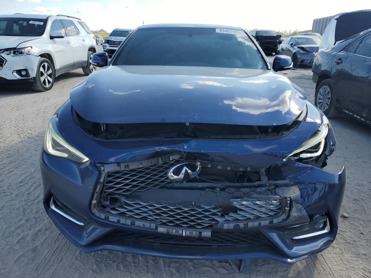 2018 Infiniti Q60 - Image 5