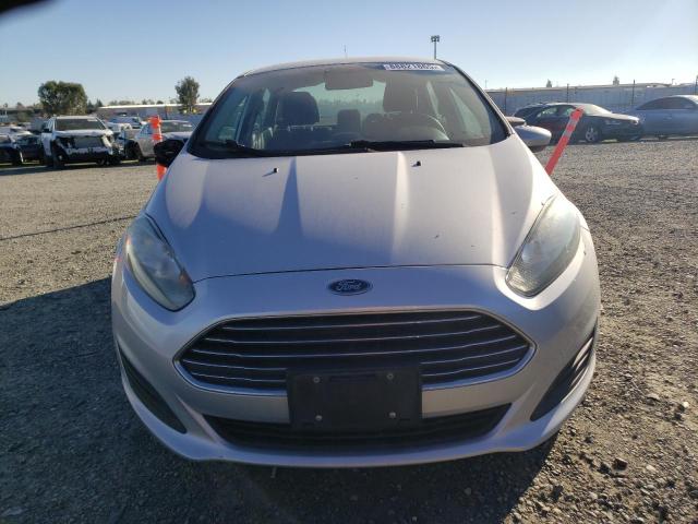 Седаны FORD FIESTA 2015 Серебристый