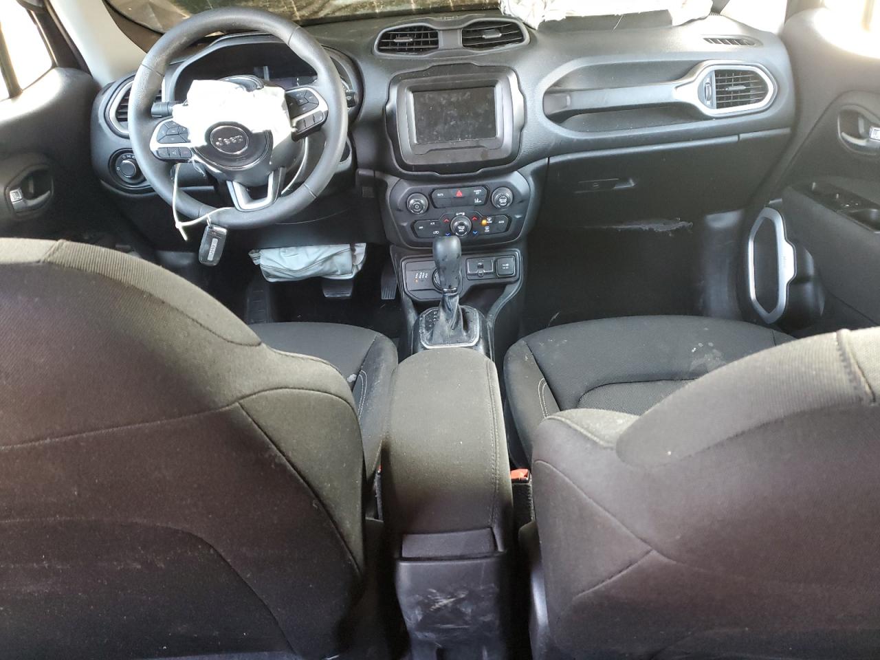 2021 Jeep Renegade - Image 8