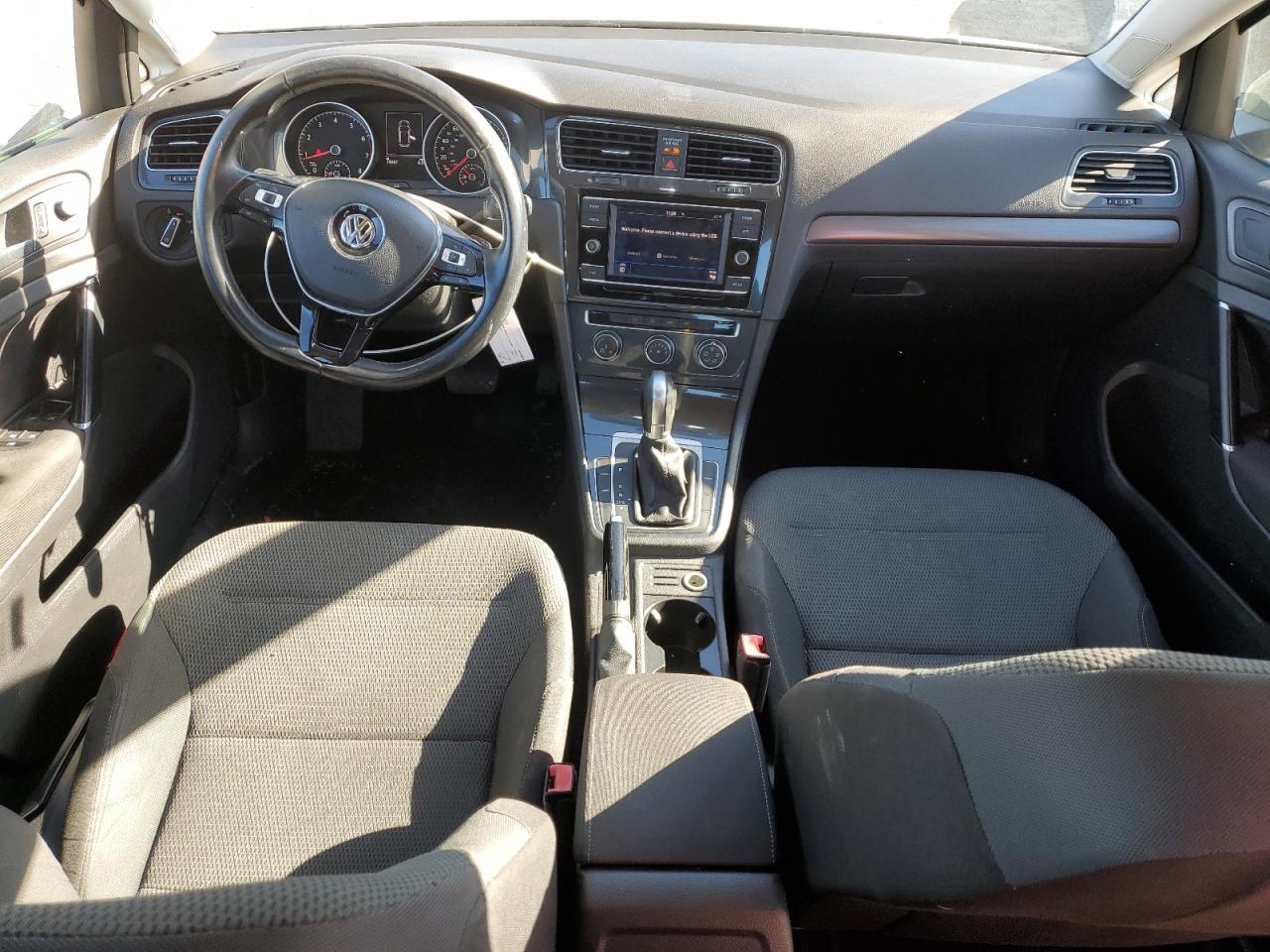 2018 Volkswagen Golf - Image 8