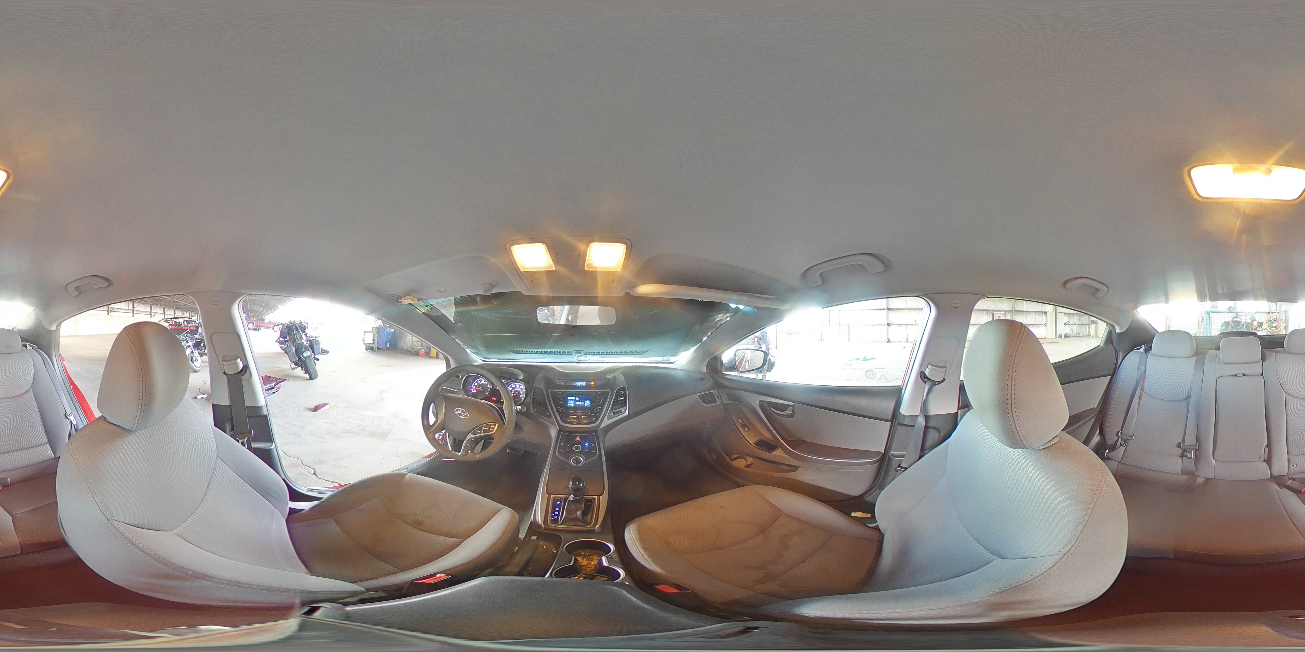 2016 Hyundai Elantra - Image 12