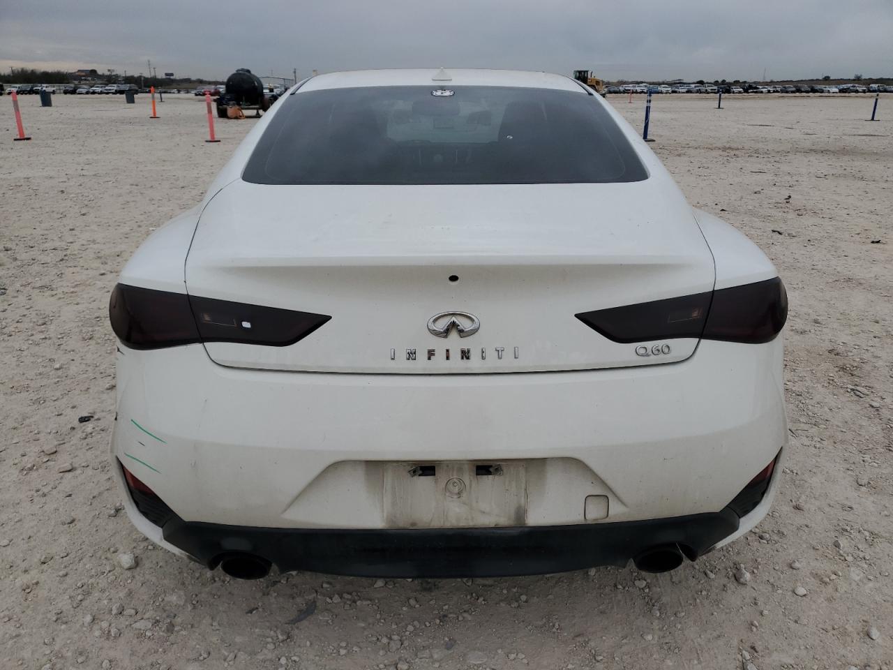 2018 Infiniti Q60 - Image 6