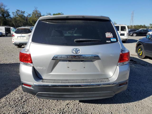  TOYOTA HIGHLANDER 2013 Серебристый