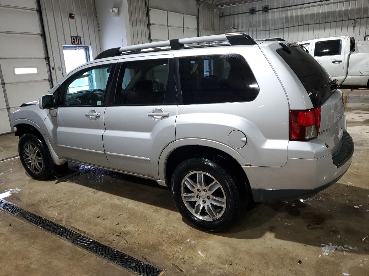 2006 Mitsubishi Endeavor - Image 2