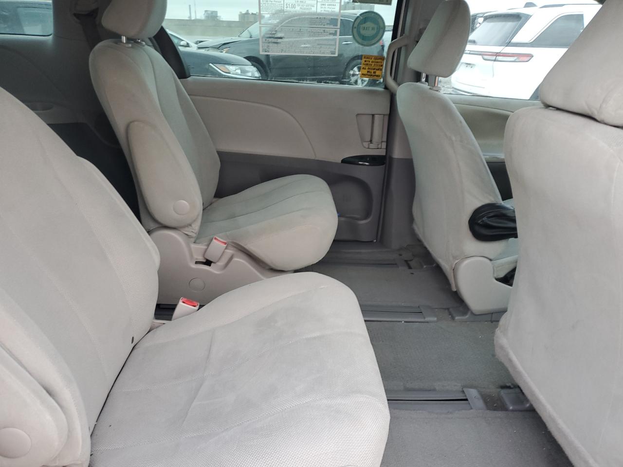 2014 Toyota Sienna - Image 12
