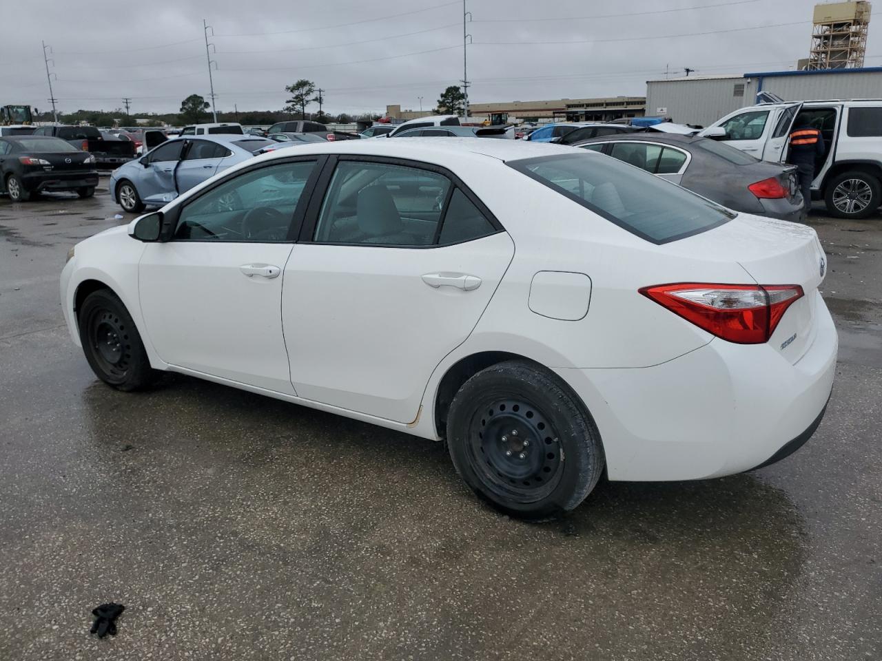 VIN 5YFBURHE5GP525086 2016 TOYOTA COROLLA no.2