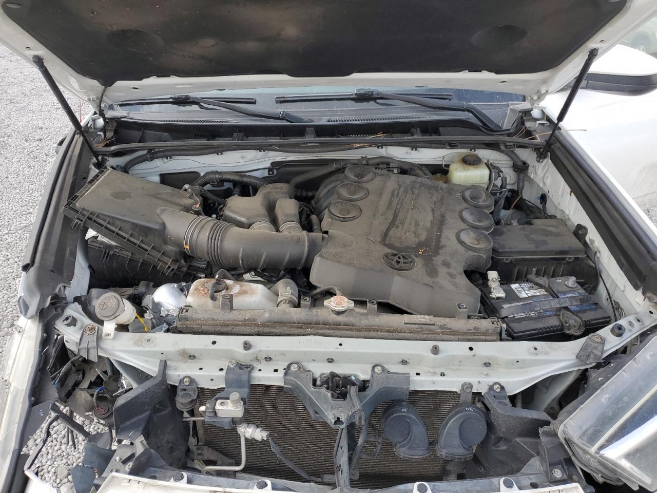 2017 Toyota 4Runner - Image 13