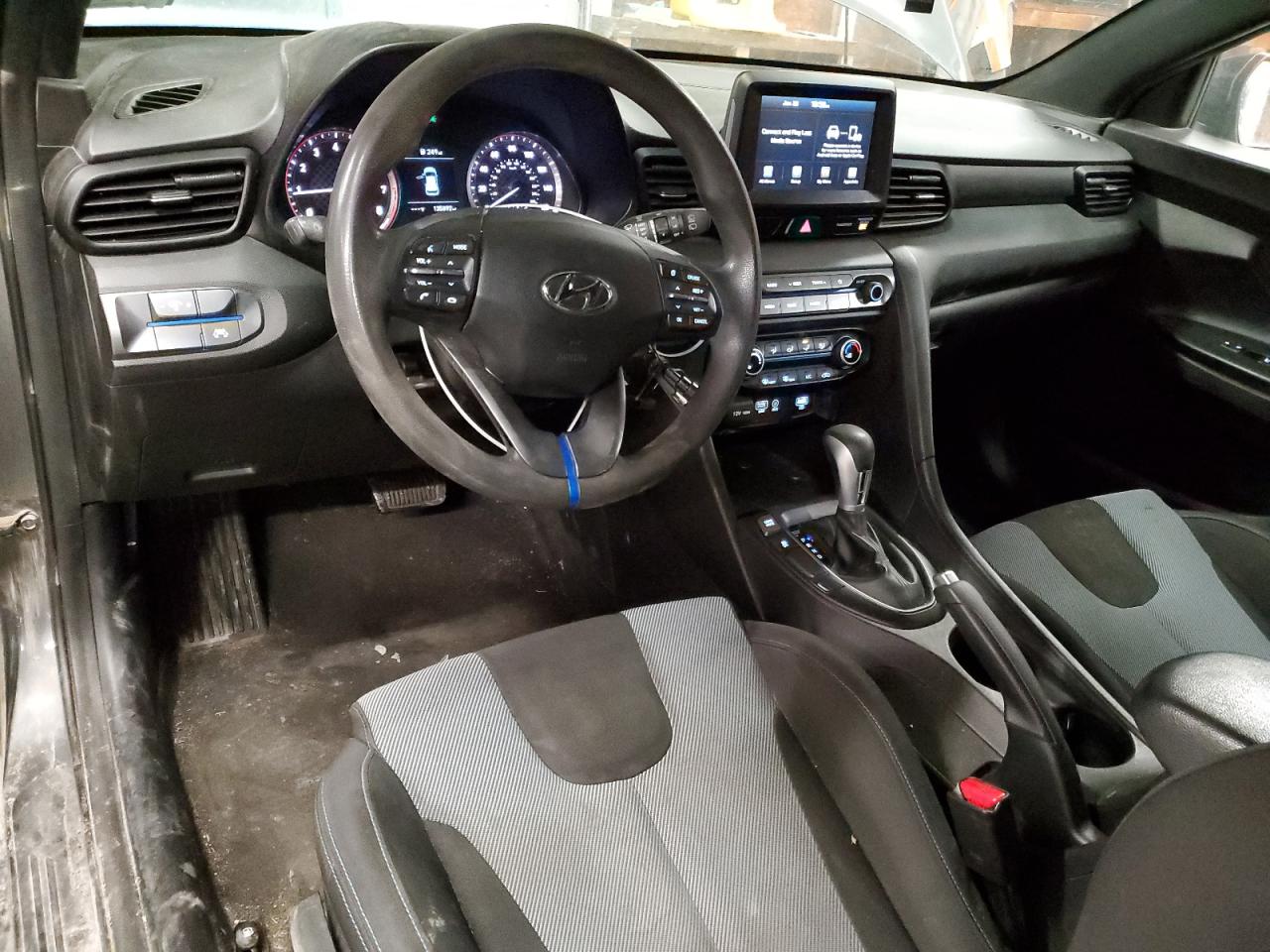 2019 Hyundai Veloster - Image 8