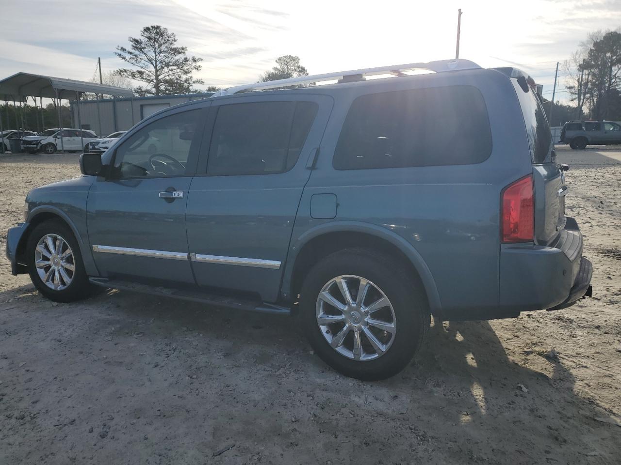 2008 Infiniti QX56 - Image 2