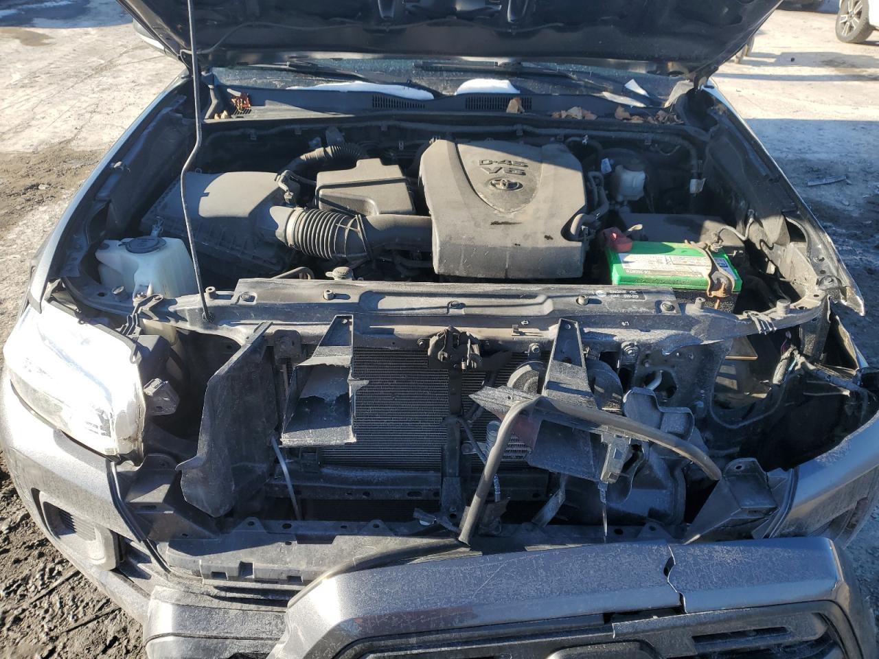 2019 Toyota Tacoma - Image 11