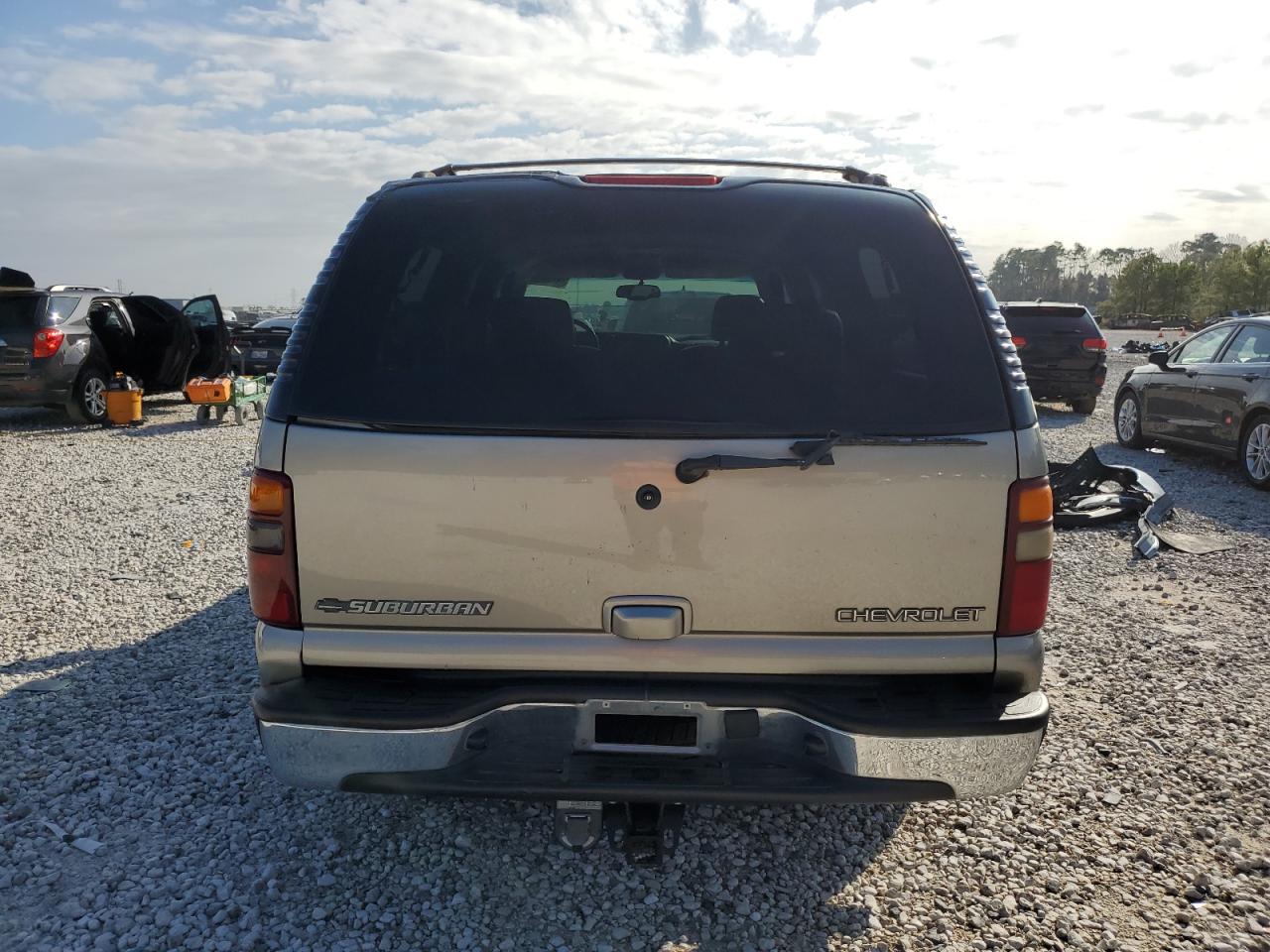 2003 Chevrolet Suburban - Image 6