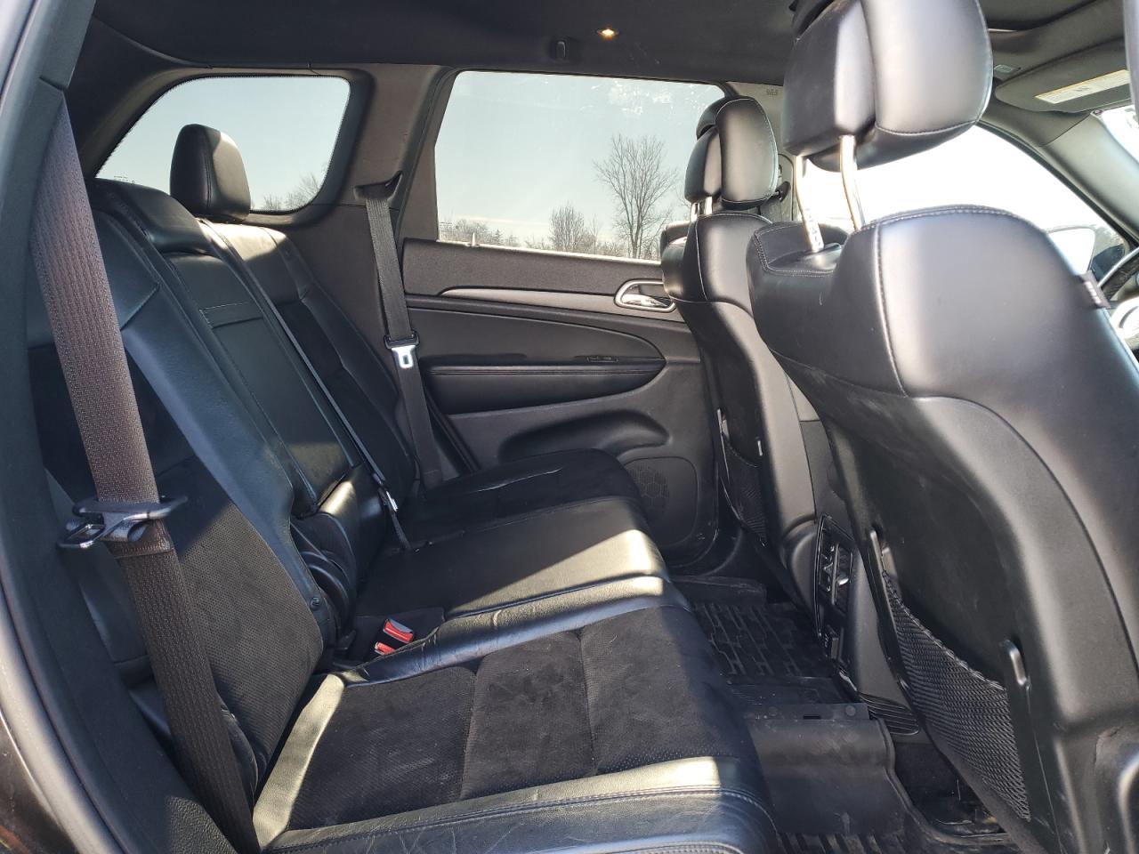 2018 Jeep Grand Cherokee - Image 10