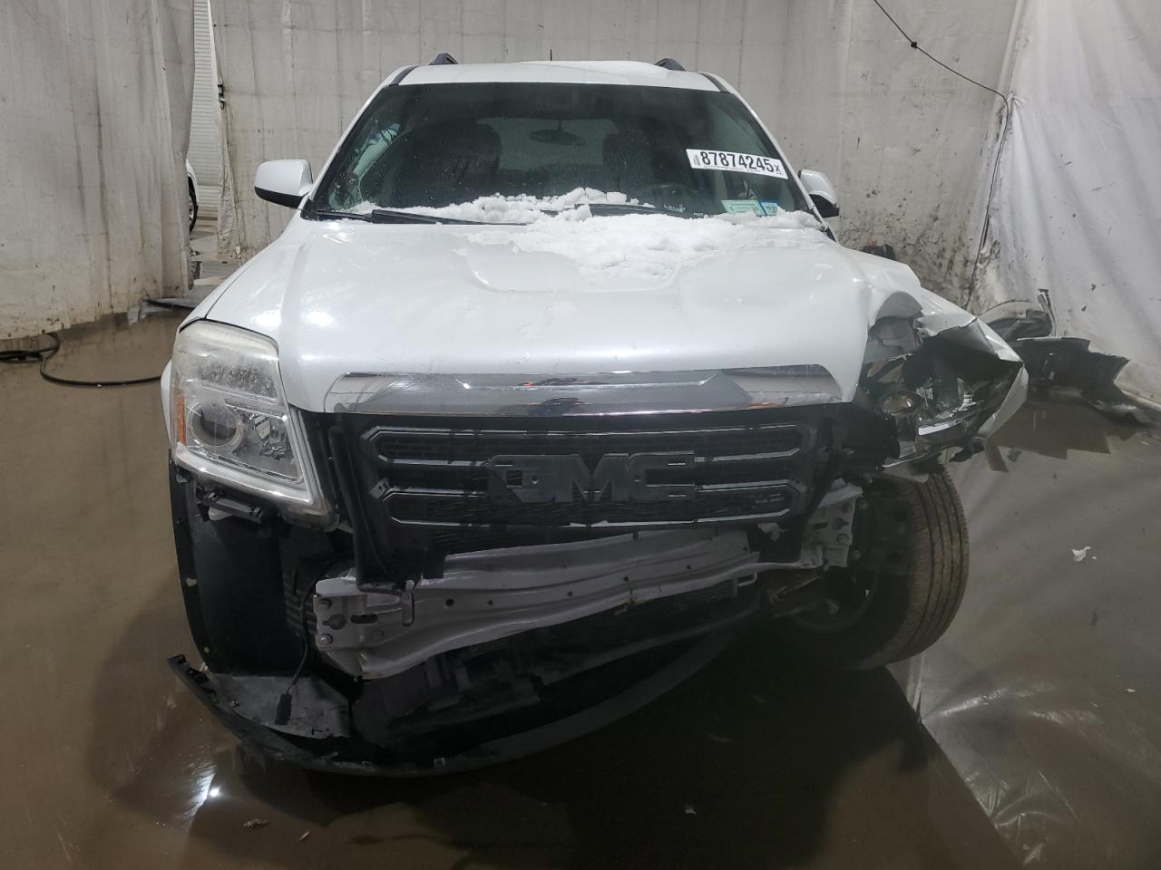 2017 GMC Terrain - Image 5