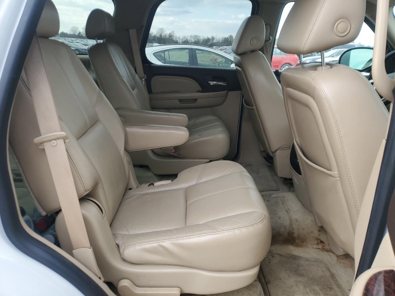 2007 GMC Yukon - Image 11