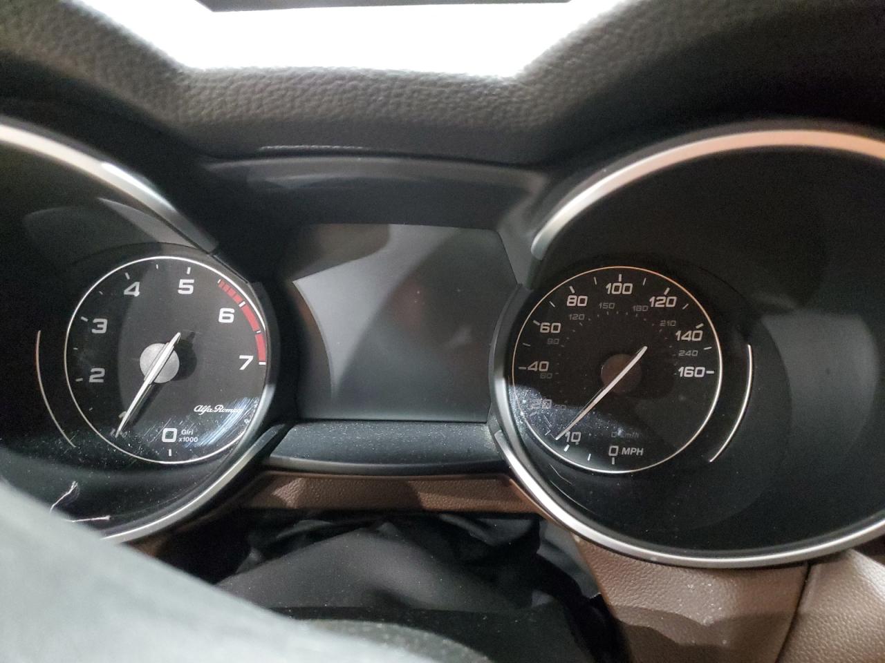 2018 Alfa Romeo Stelvio - Image 9