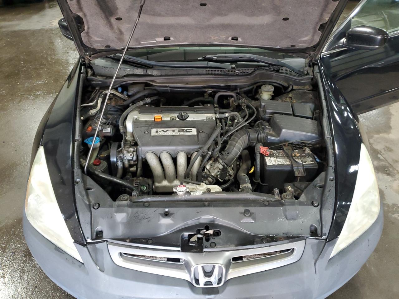 2004 Honda Accord - Image 11