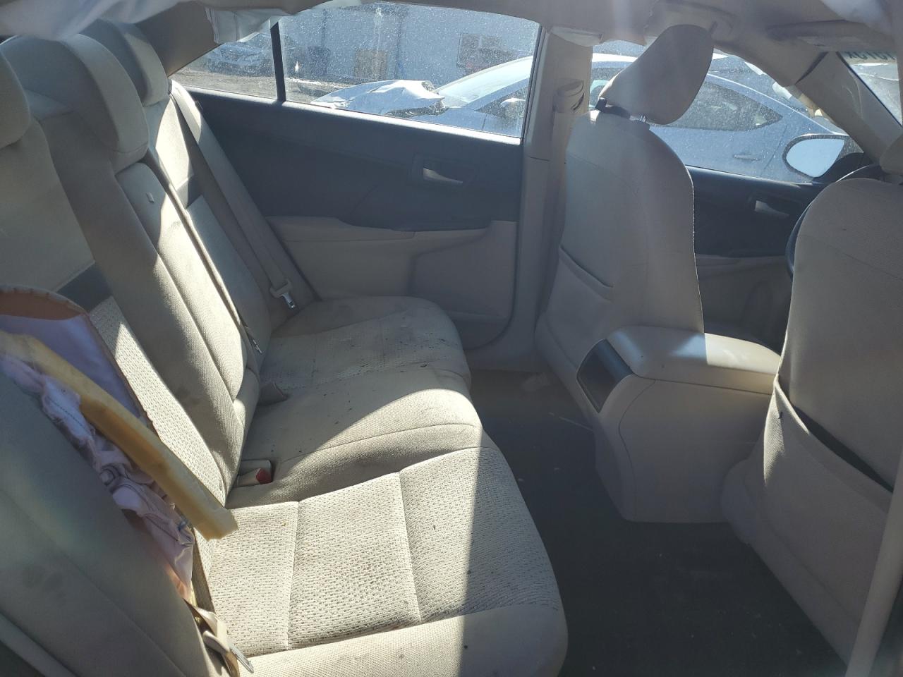 2014 Toyota Camry - Image 10