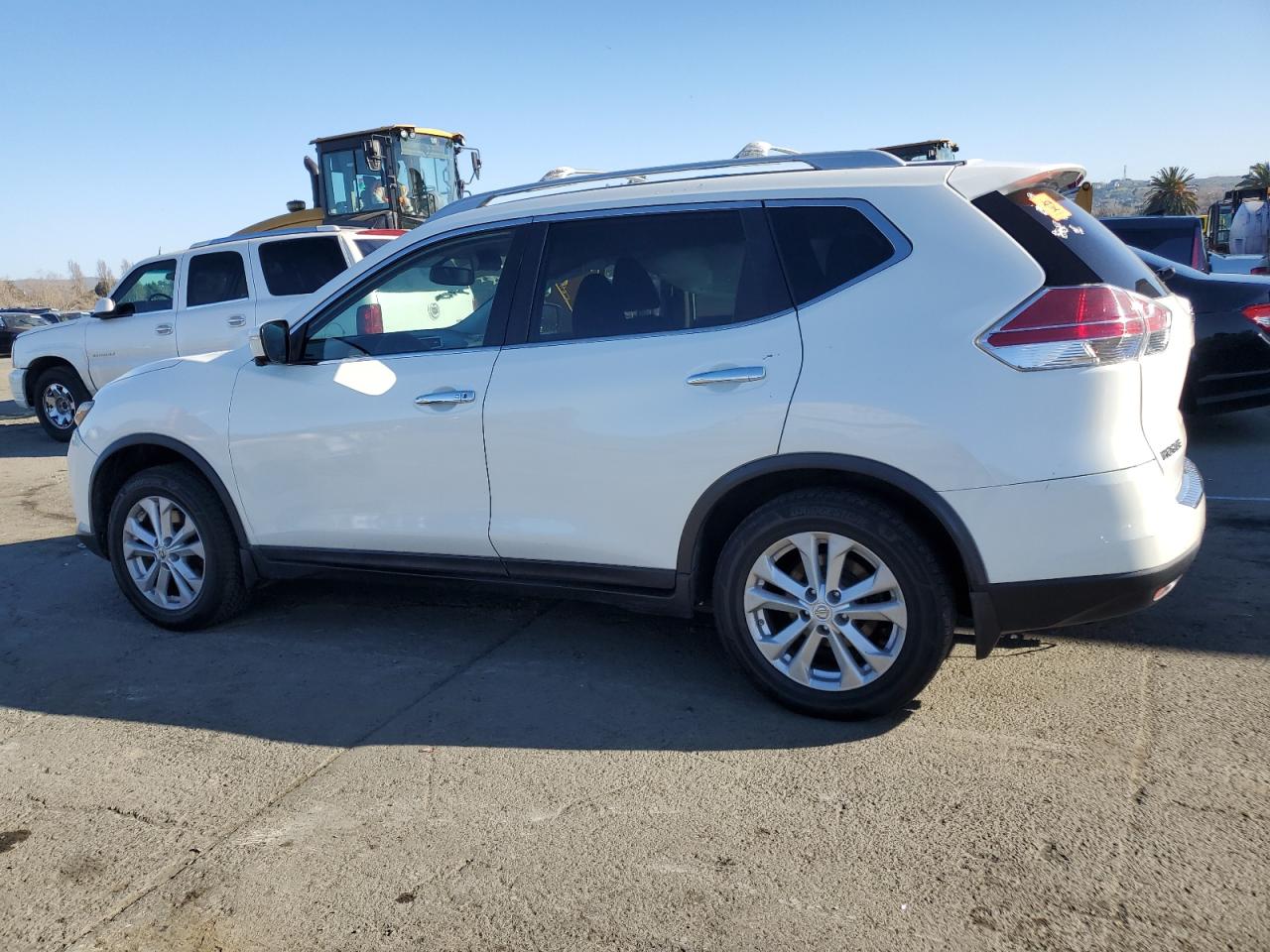 2014 Nissan Rogue - Image 2