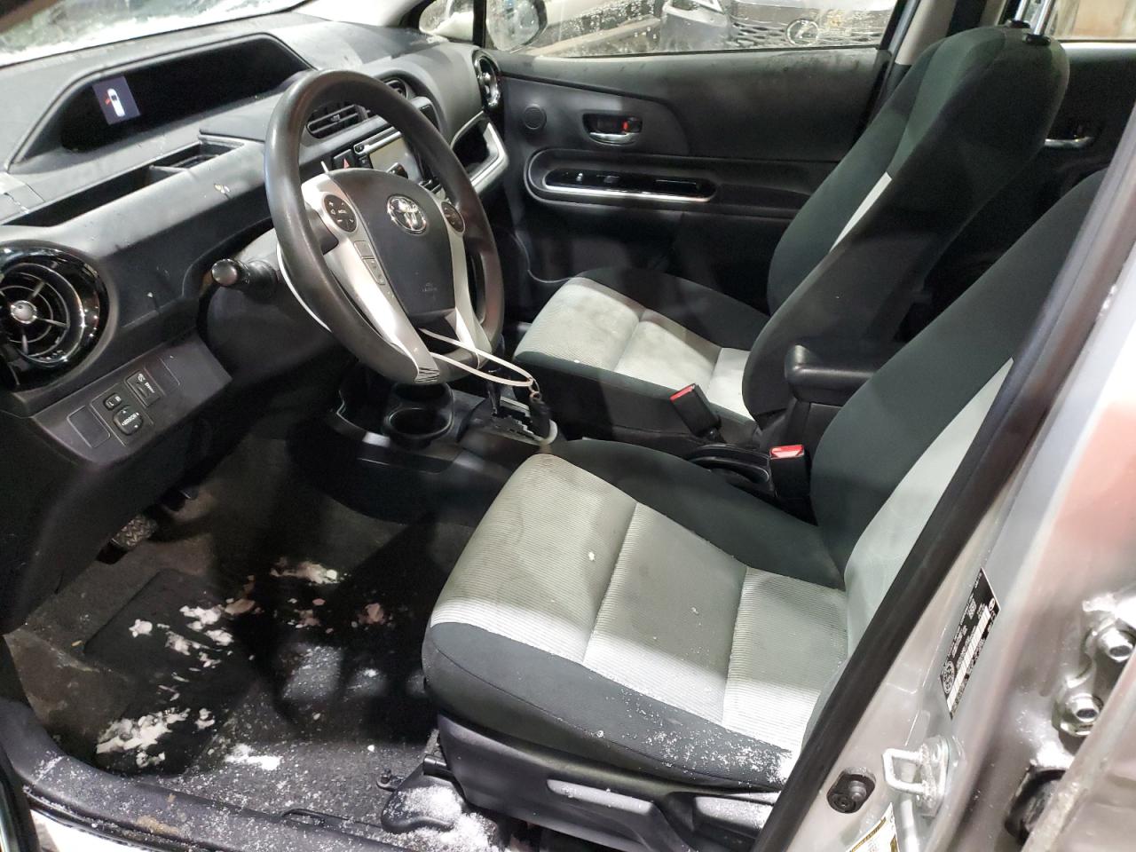 2015 Toyota Prius - Image 7