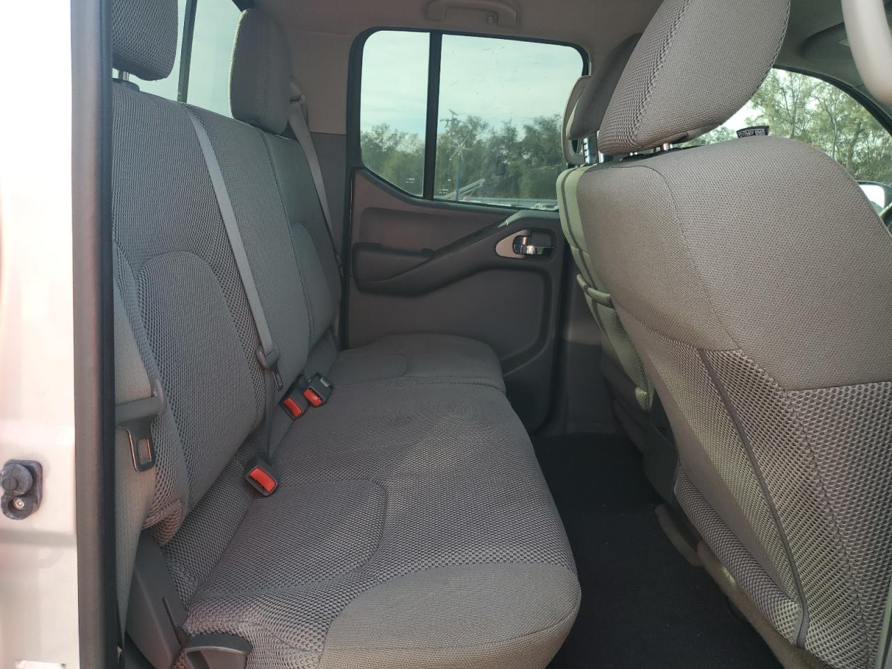 2015 Nissan Navara (Frontier) - Image 10