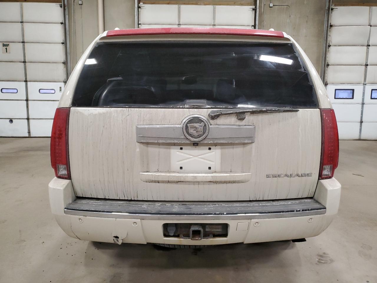 2008 Cadillac Escalade - Image 6