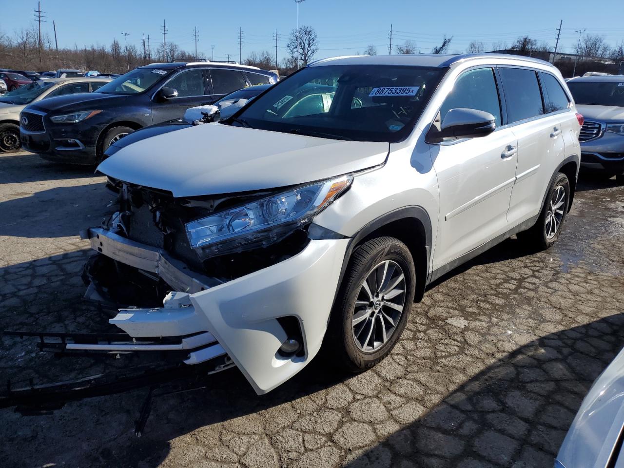2019 Toyota Highlander - Image 1