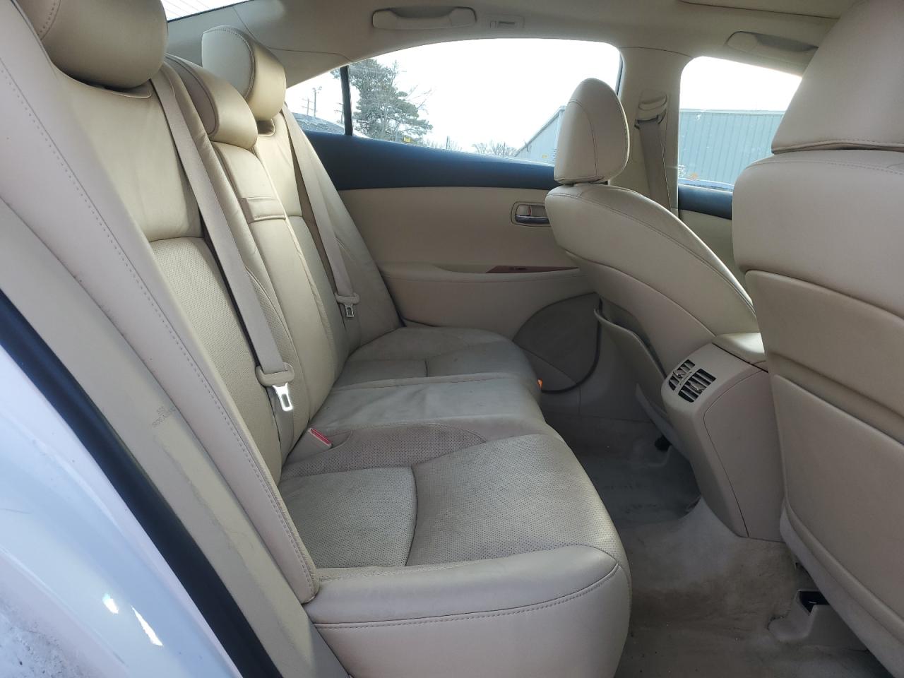 2009 Lexus ES - Image 10