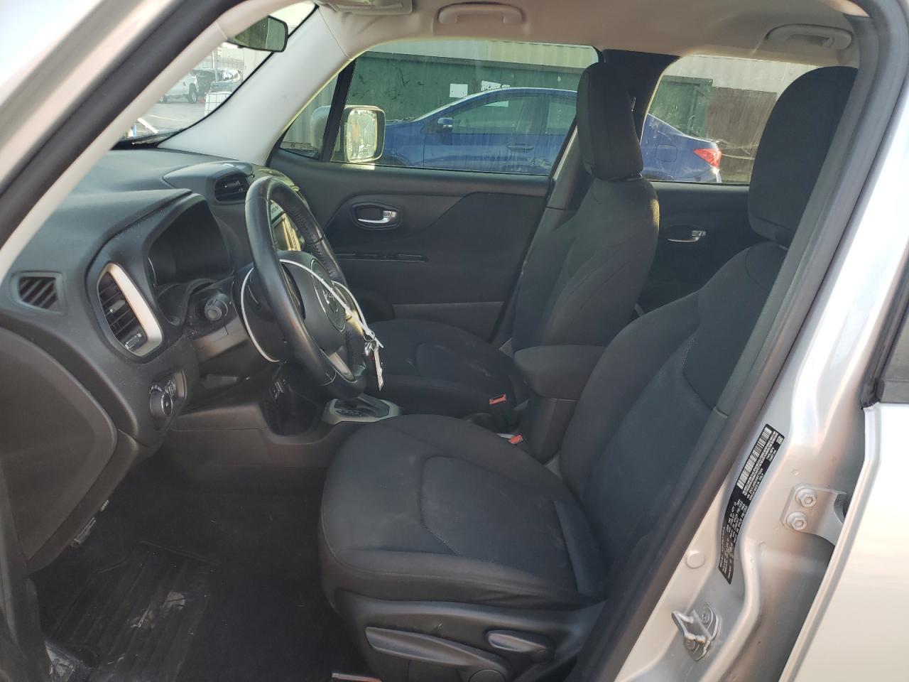 2017 Jeep Renegade - Image 7