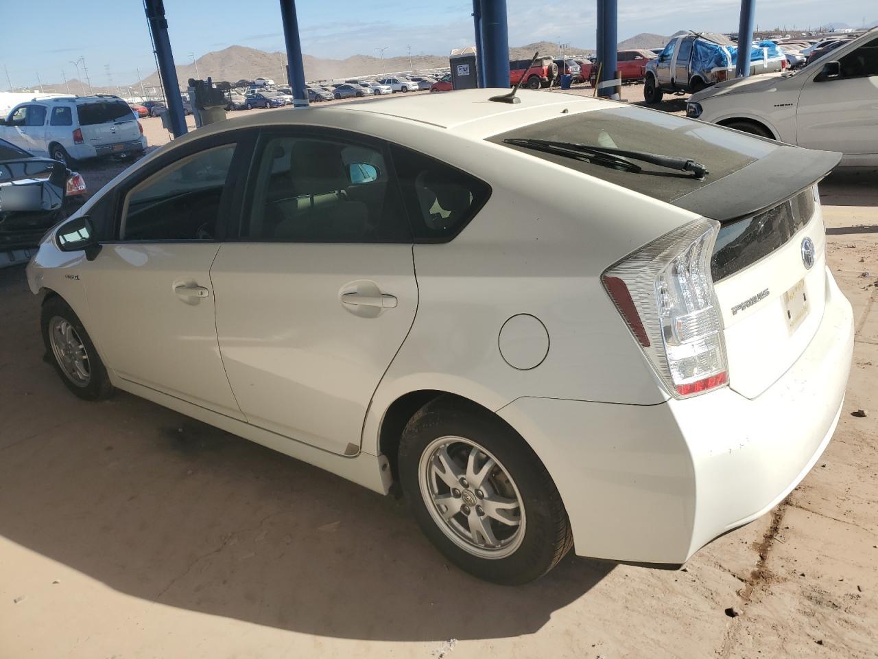 2010 Toyota Prius - Image 2