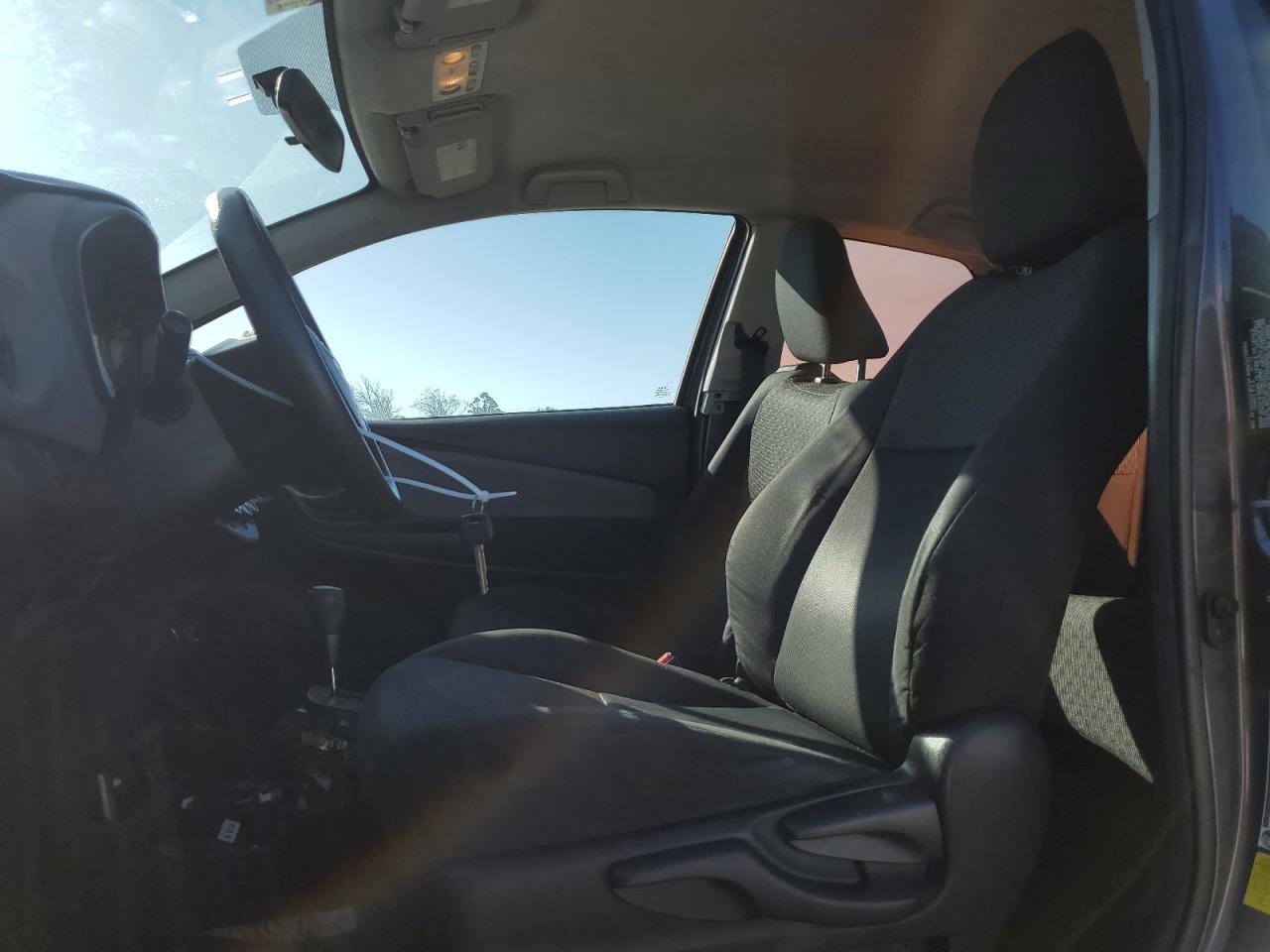 2015 Toyota Yaris - Image 7