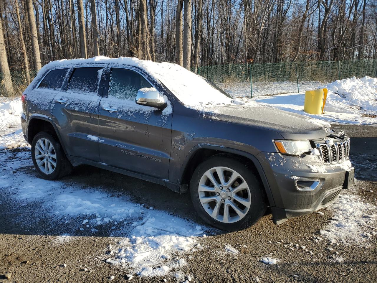 2017 Jeep Grand Cherokee - Image 4