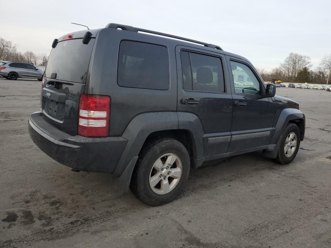 2011 Jeep Liberty (North America) - Image 3
